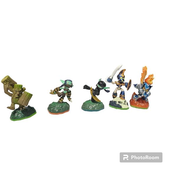 Skylanders Set, 23 characters, skylander portal, bag included as shown. - Picture 6 of 7